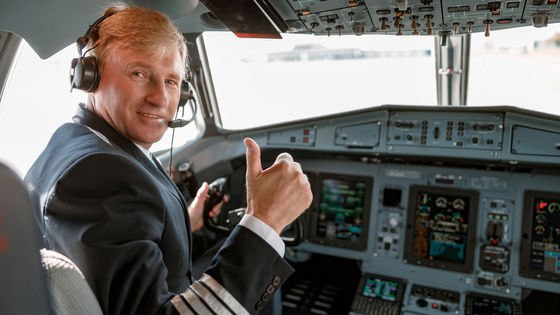 アメリカ人男性の半分は「自分なら旅客機を緊急着陸させることができる」と思っている、専門家の見解は？