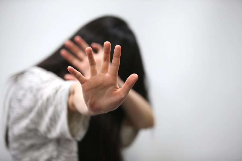 國小班導用手機偷拍女童私密處 判處5月、縣府解聘 | 聯合新聞網