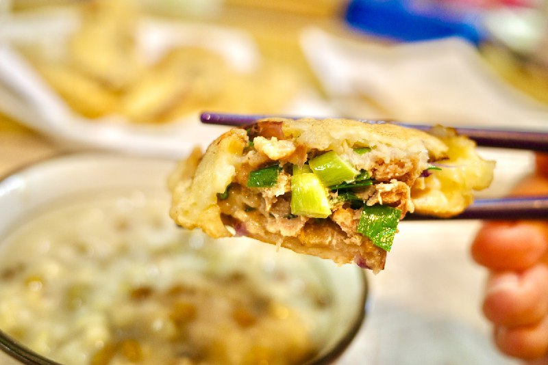 【書摘】馬世芳《也好吃》：姑奶奶的茄餅 - 報導者 The Reporter