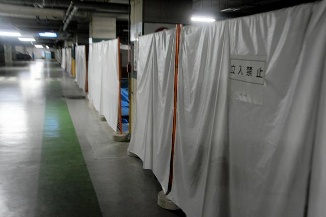 大阪府庁駐車場で保管の美術品　変形・かびを確認　専門家が最終報告