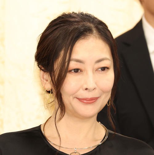 中山美穂さん死去、54歳　都内の自宅で　６日予定のクリスマス公演中止のお知らせも