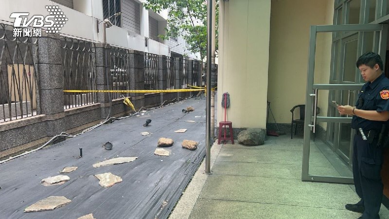 快訊／疑涉「創意私房」遭搜查　中和41歲補教師墜樓身亡