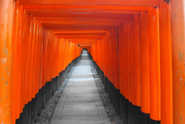 永遠と、脈絡と、連綿と…なぜ「々」を使わない？