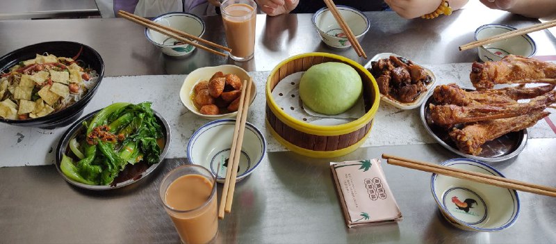 part 3熊猫蛋糕🐼火锅蒜泥白肉跳水牛肉---part 4海南菜餐厅（全都很好吃！贵州糟辣椒酸汤鱼夺命折耳根（其实就是加了鱼腥草的柠檬草，找服务员备注了超级加倍，好喝！---part 5钵钵鸡蹄花奶汤面part 3熊猫蛋糕🐼火锅蒜泥白肉跳水牛肉---part 4海南菜餐厅（全都很好吃！贵州糟辣椒酸汤鱼夺命折耳根（其实就是加了鱼腥草的柠檬草，找服务员备注了超级加倍，好喝！---part 5钵钵鸡蹄花奶汤面