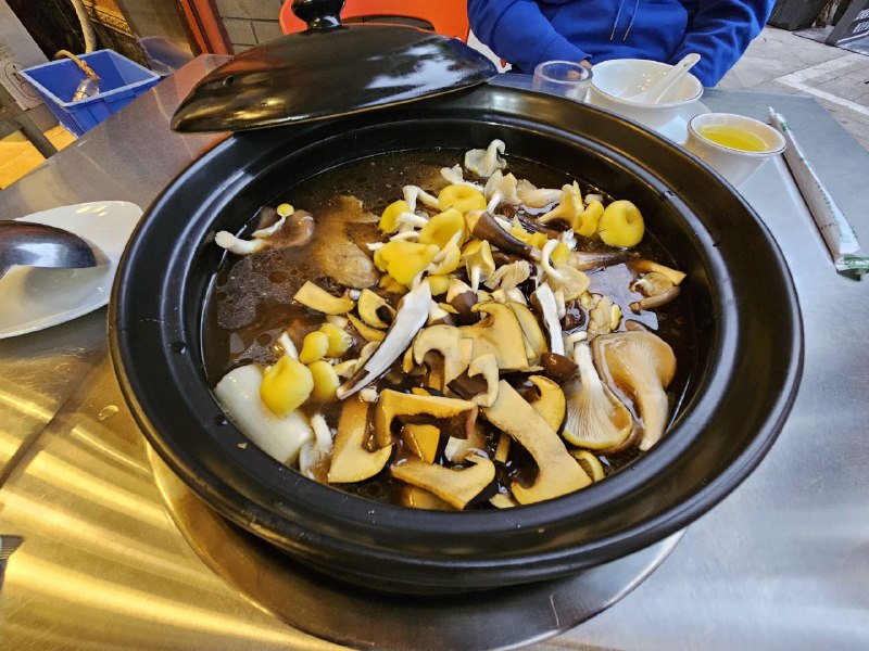 1. 以前常吃的店一家家都不见了，好在最中意的一家一直坚持了下来