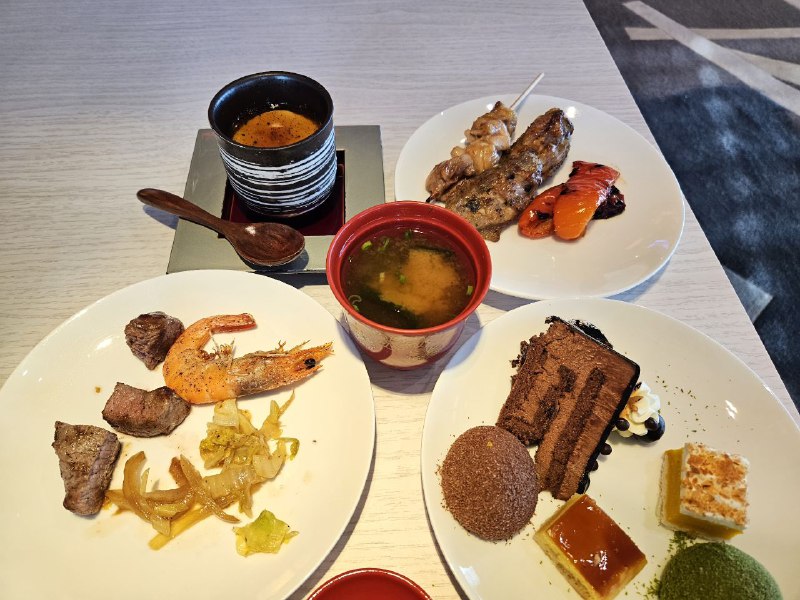 間もなく閉店となると聞いた、これは行かなくちゃダメだね良い記憶を残しとくに行ったのはずだが、この記憶の冒頭はきっと道を迷うことだろうϵ(ò⥐ó)ͽﾌﾟｯただ1年前、ランゲージパートナーと一緒にはま寿司のお店を訪ねった