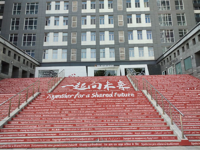 ​散步结束啦~这次考 N1 我时常会笑出来；不是因为题目里有一些有趣的地方……额，至少不全是