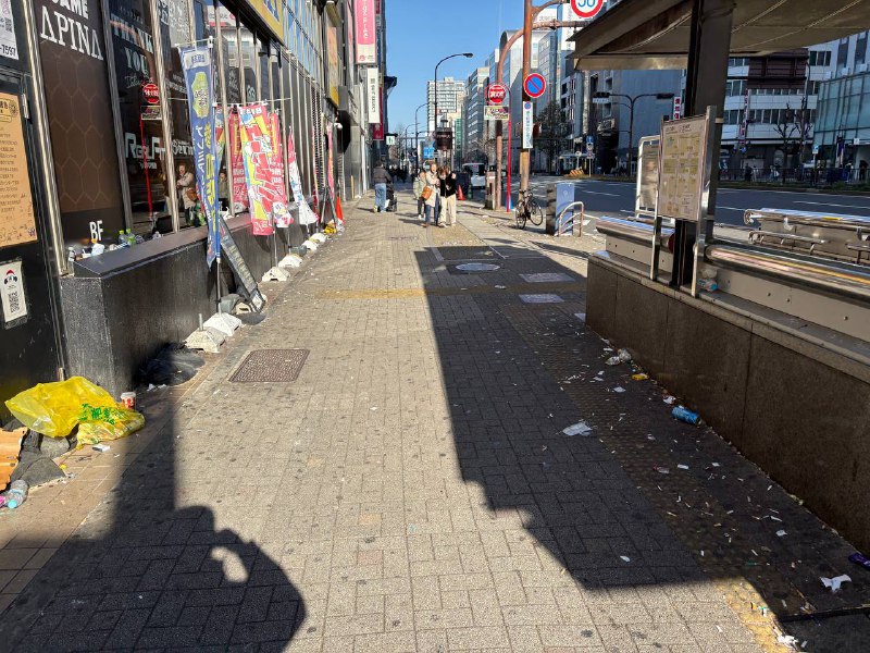 ポイ捨てし放題の中国でも、こんな風景は珍しい気がする1年で一番大事な日だからこそ、はっちゃけすぎないように気を付けるべきだよなポイ捨てし放題の中国でも、こんな風景は珍しい気がする1年で一番大事な日だからこそ、はっちゃけすぎないように気を付けるべきだよな