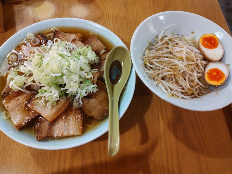 献立にお肉大盛りの写真をちゃんっと載せてるだが、少し大袈裟に写っていたのは決まりだっと勝手に思ってたその結果、予想が外れた、喜びになる方向だけどねぎの香りもお肉の量もどっちでも抜群