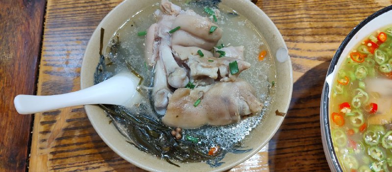 part 3熊猫蛋糕🐼火锅蒜泥白肉跳水牛肉---part 4海南菜餐厅（全都很好吃！贵州糟辣椒酸汤鱼夺命折耳根（其实就是加了鱼腥草的柠檬草，找服务员备注了超级加倍，好喝！---part 5钵钵鸡蹄花奶汤面part 3熊猫蛋糕🐼火锅蒜泥白肉跳水牛肉---part 4海南菜餐厅（全都很好吃！贵州糟辣椒酸汤鱼夺命折耳根（其实就是加了鱼腥草的柠檬草，找服务员备注了超级加倍，好喝！---part 5钵钵鸡蹄花奶汤面