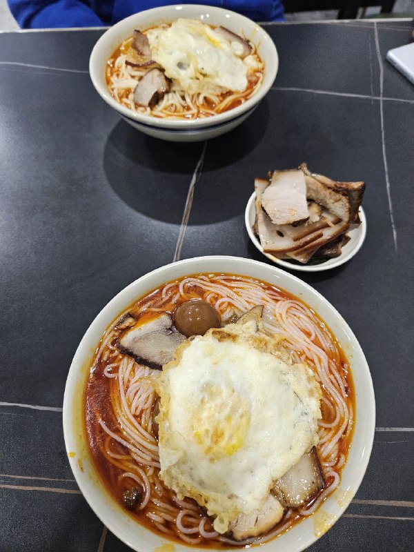 1. 以前常吃的店一家家都不见了，好在最中意的一家一直坚持了下来