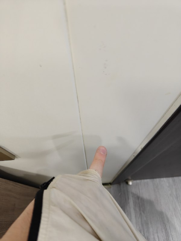combo 了，衣服包不知道什么时候破了个洞，行李箱钥匙从包里掉出去了美团直接搜索开锁服务是不是容易遇到现场涨价？要不然直接报警请他们推荐一个备过案的开锁师傅？