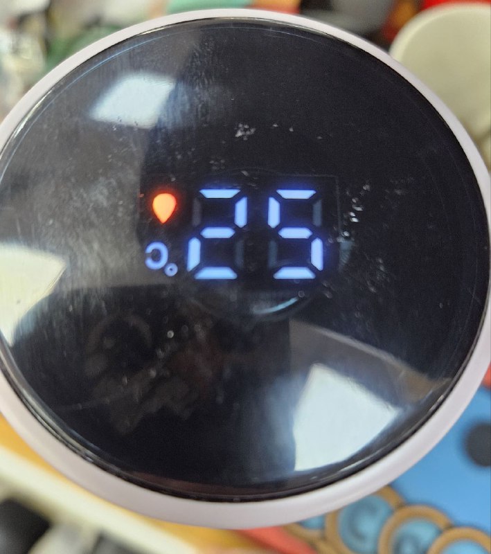 #笨妞日记 水温多少我看一眼啊，哦，25度……卧槽，烫嘴