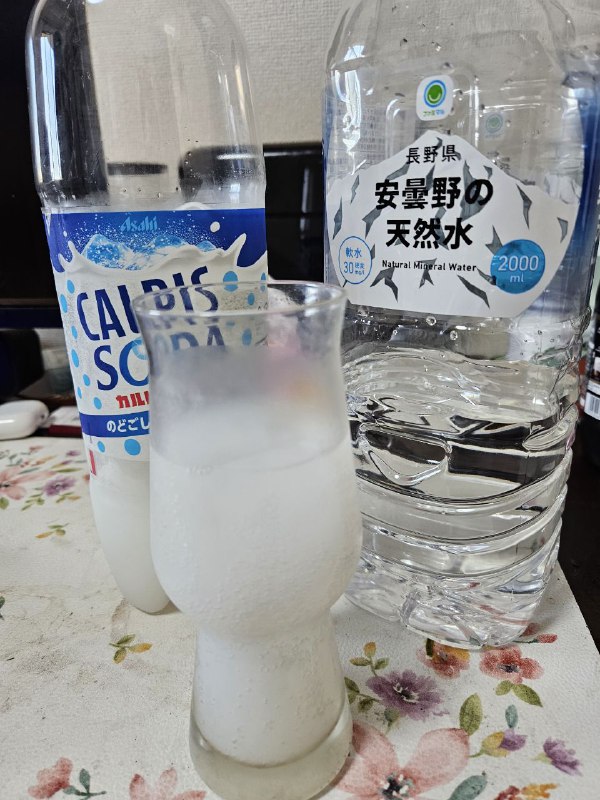 在日本实现可尔必斯自由中国でカルピスはめっちゃ高いだがここで思い切り飲むことはできる🥹
