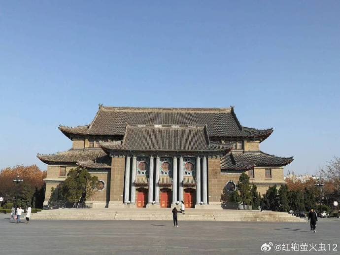 河南大学开封校区的老大礼堂（国保第六批）昨夜毁于火灾