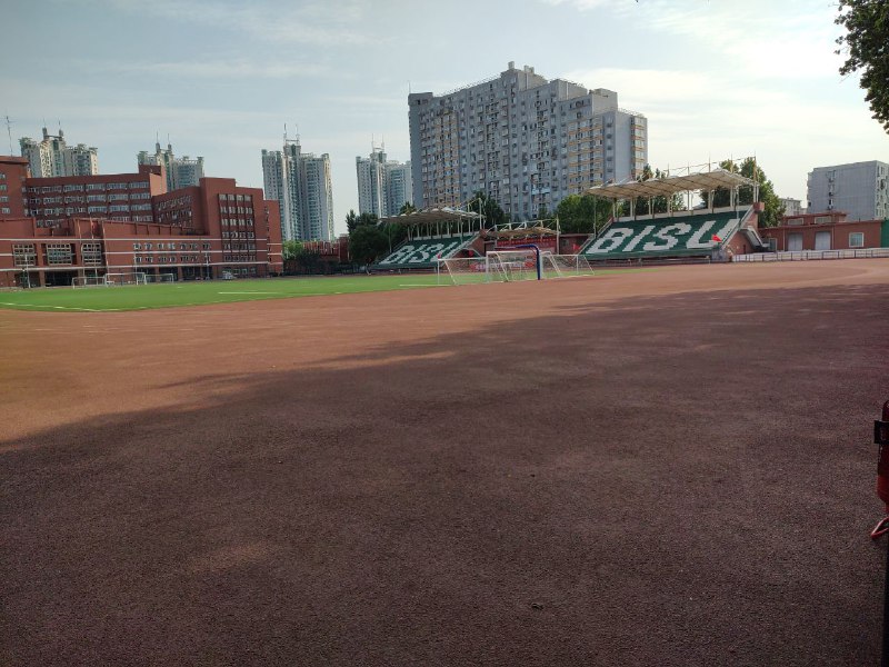 ​散步结束啦~这次考 N1 我时常会笑出来；不是因为题目里有一些有趣的地方……额，至少不全是