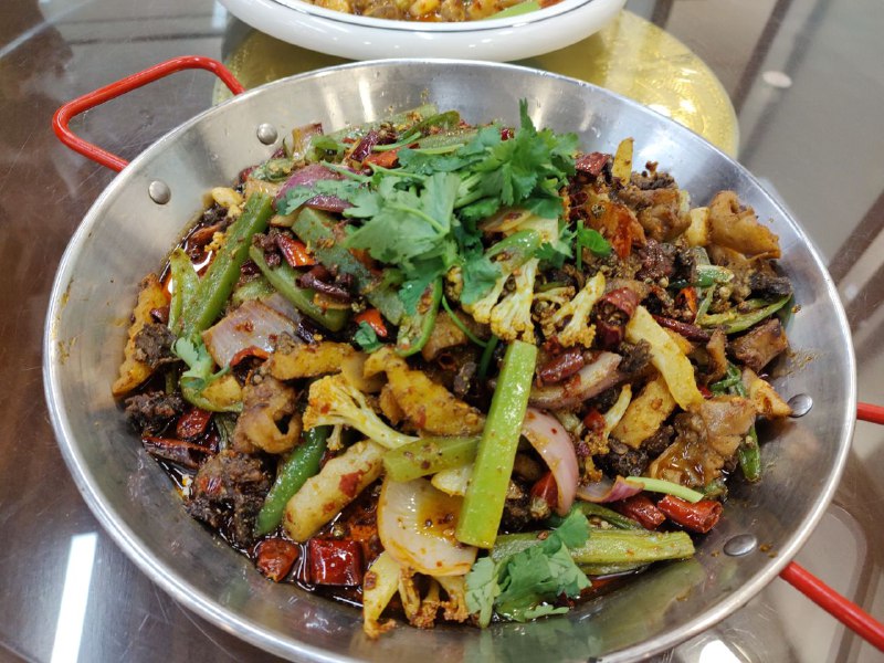 回顾一下从鳖京回到人间的短暂旅程：part 1自家烤串、火锅鱼// 不要一边夸我懂事了一遍帮我回忆过去的黑历史好吗🤡---part 2鸡汤饭各种家常菜如姜汁拐肉、干锅肥肠鸡~回顾一下从鳖京回到人间的短暂旅程：part 1自家烤串、火锅鱼// 不要一边夸我懂事了一遍帮我回忆过去的黑历史好吗🤡---part 2鸡汤饭各种家常菜如姜汁拐肉、干锅肥肠鸡~